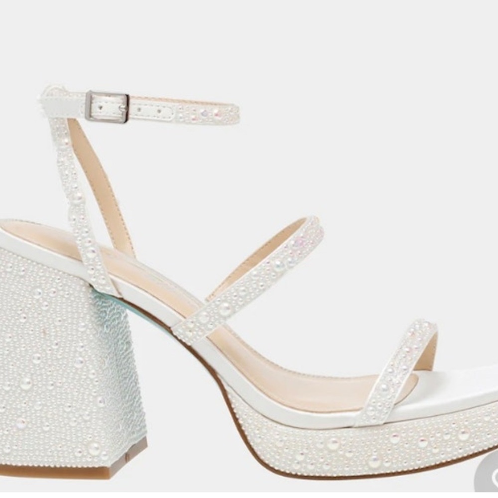 Betsey Johnson Size 10 Pearl Denni